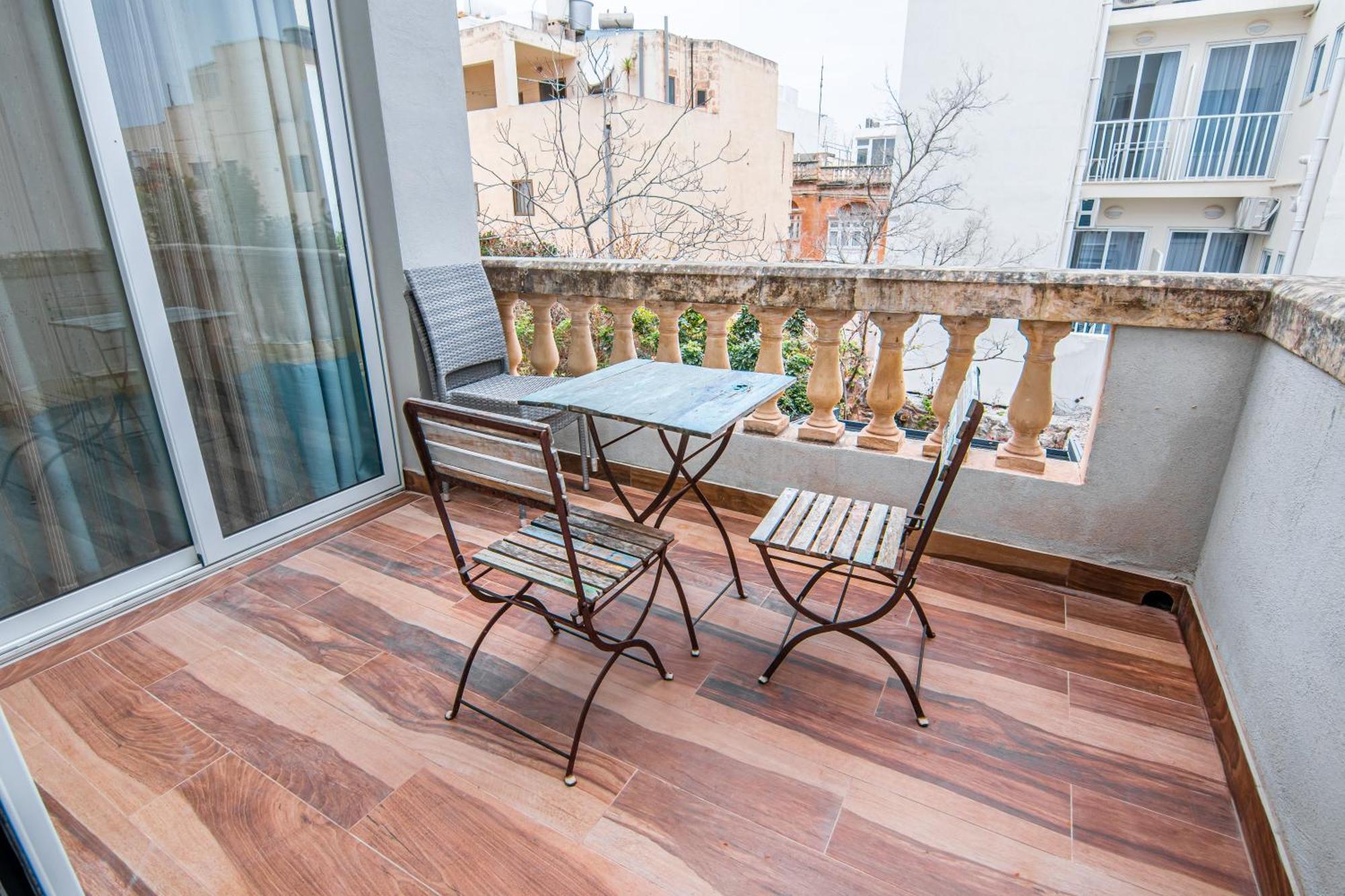 Dacha * Sliema